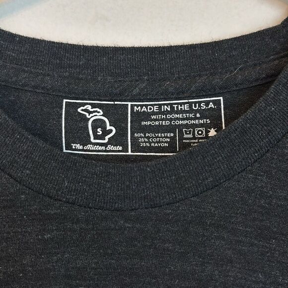 Michigan Women’s heathered Black Up North U.P. Graphic T-Shirt size small EUC! - Picture 3 of 5